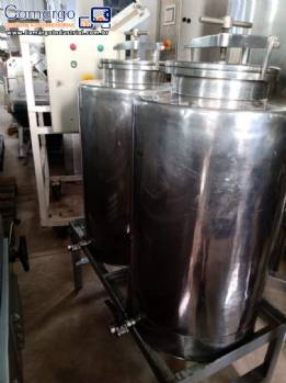 Tanque com 100 L em inox hermtico